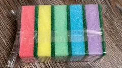 Por que as esponjas para louça são coloridas e como esse truque melhora a higiene na sua cozinha