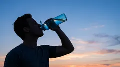 Desidratação: 5 sinais de que seu corpo está com falta de água e o que fazer imediatamente