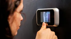 Como escolher um visor de porta que realmente melhore a segurança da sua casa