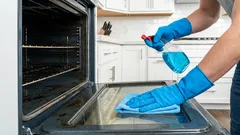 Como remover a gordura do forno sem produtos químicos agressivos