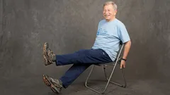 Aquecimento na cadeira para idosos com mais de 65 anos: 20 minutos para relaxar o pescoço, as costas e as ancas