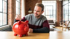 Como poupar dinheiro em Portugal com um plano simples de 8 passos